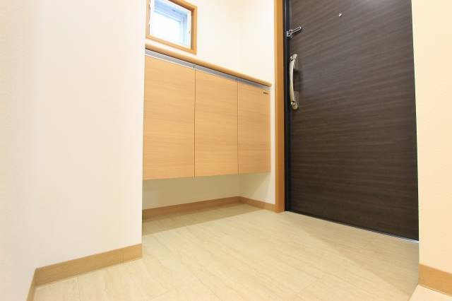 玄関　靴もたくさん入りそうですね