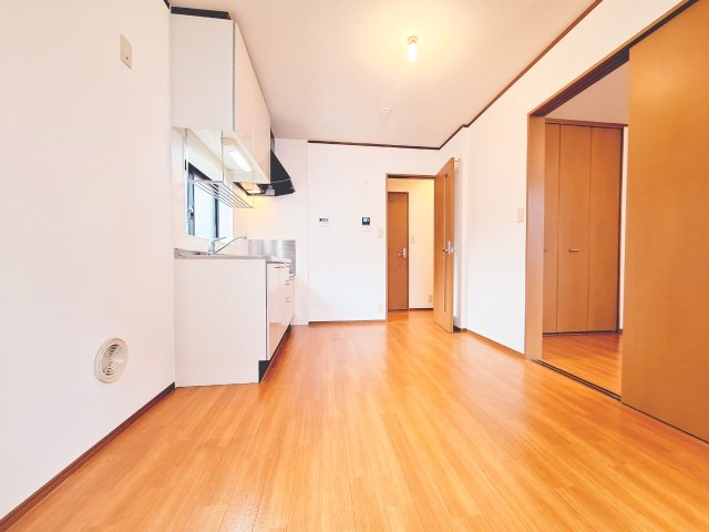 居室・リビング　別号室の参考写真です