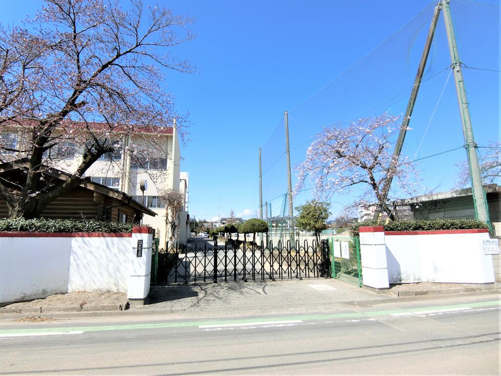 小学校　前橋市立荒牧小学校（小学校）まで901m