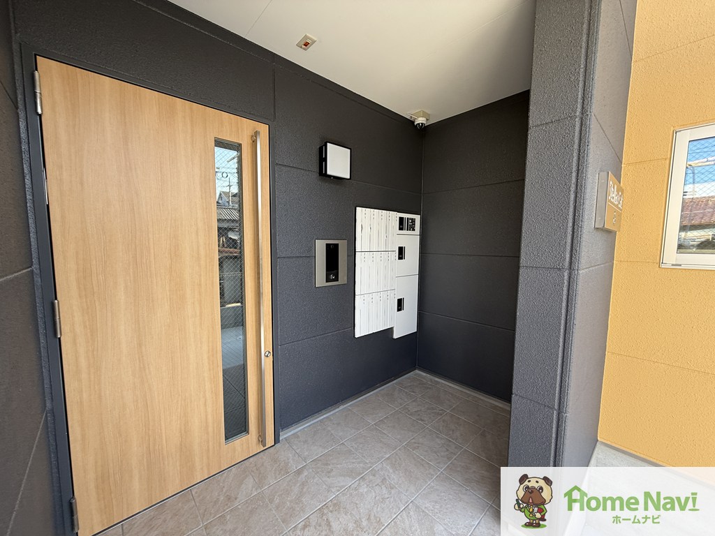 その他設備　オートロック付き。防犯カメラ付き。宅配ボックス付。