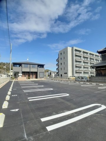 駐車場　車をお持ちの方に嬉しい駐車場付きの物件です