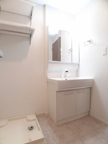 洗面設備　使いやすい洗面所です