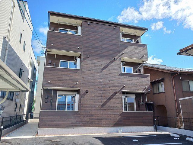 建物外観　落ち着いた雰囲気の外観です