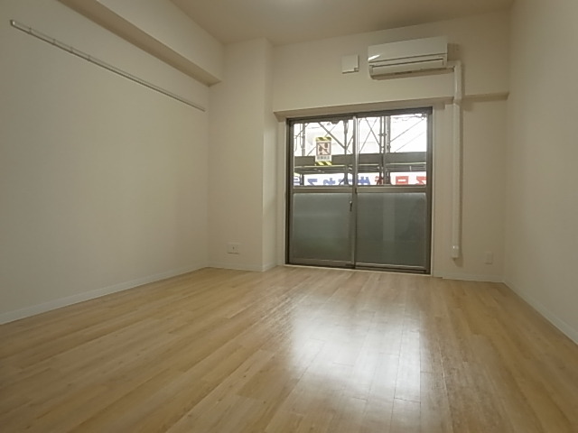 居室・リビング　広々としたお部屋です。