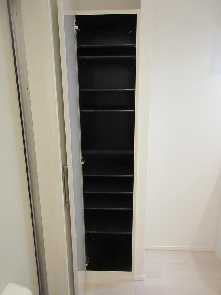 収納　シューズボックス