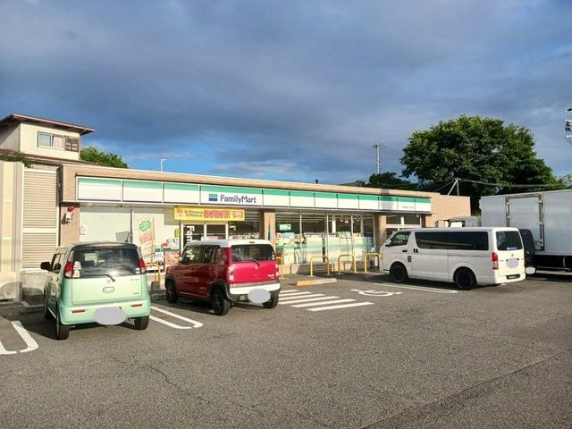コンビニ　ファミリーマート　大津稲津店（コンビニ）まで300m