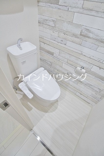 トイレ　ウォシュレット付き