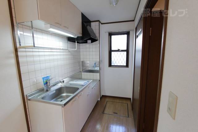 キッチン　窓のある明るいキッチンです。