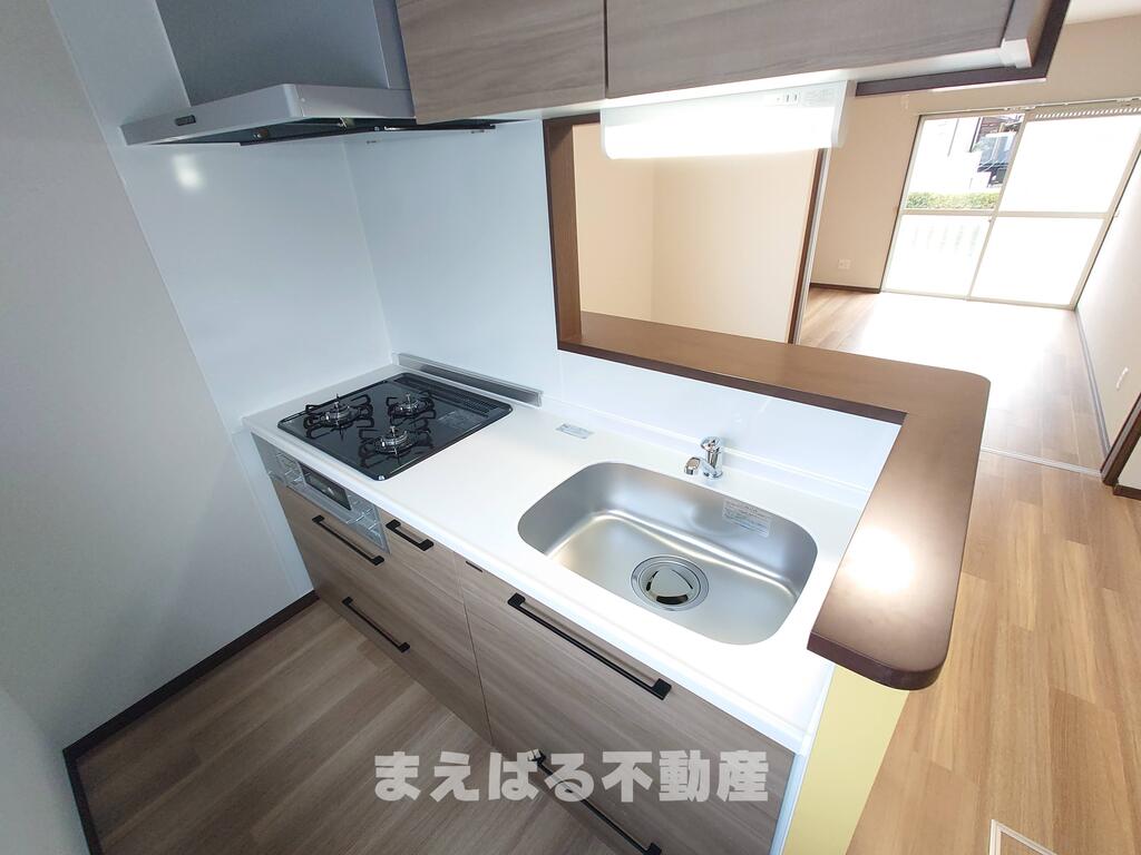 キッチン　3口コンログリル付き