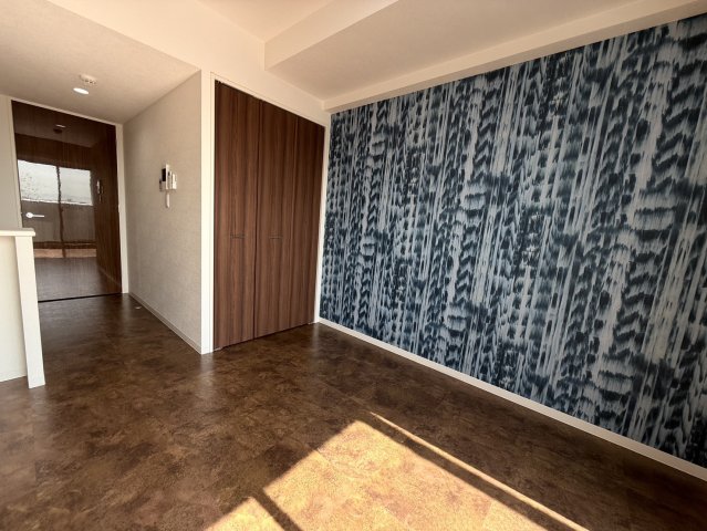 居室・リビング　同物件別部屋写真