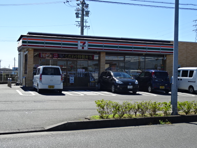 コンビニ　セブンイレブン（コンビニ）まで1184m