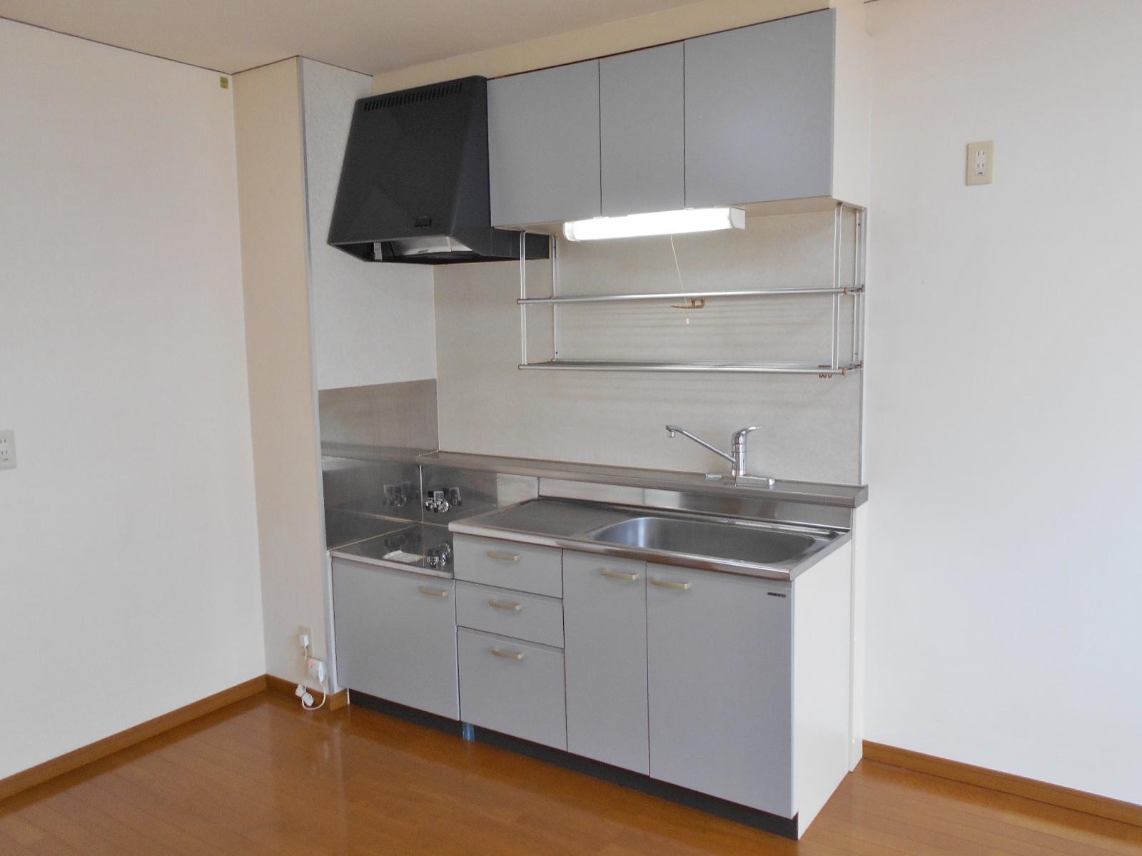 キッチン　上下の収納スペースを活用して下さい