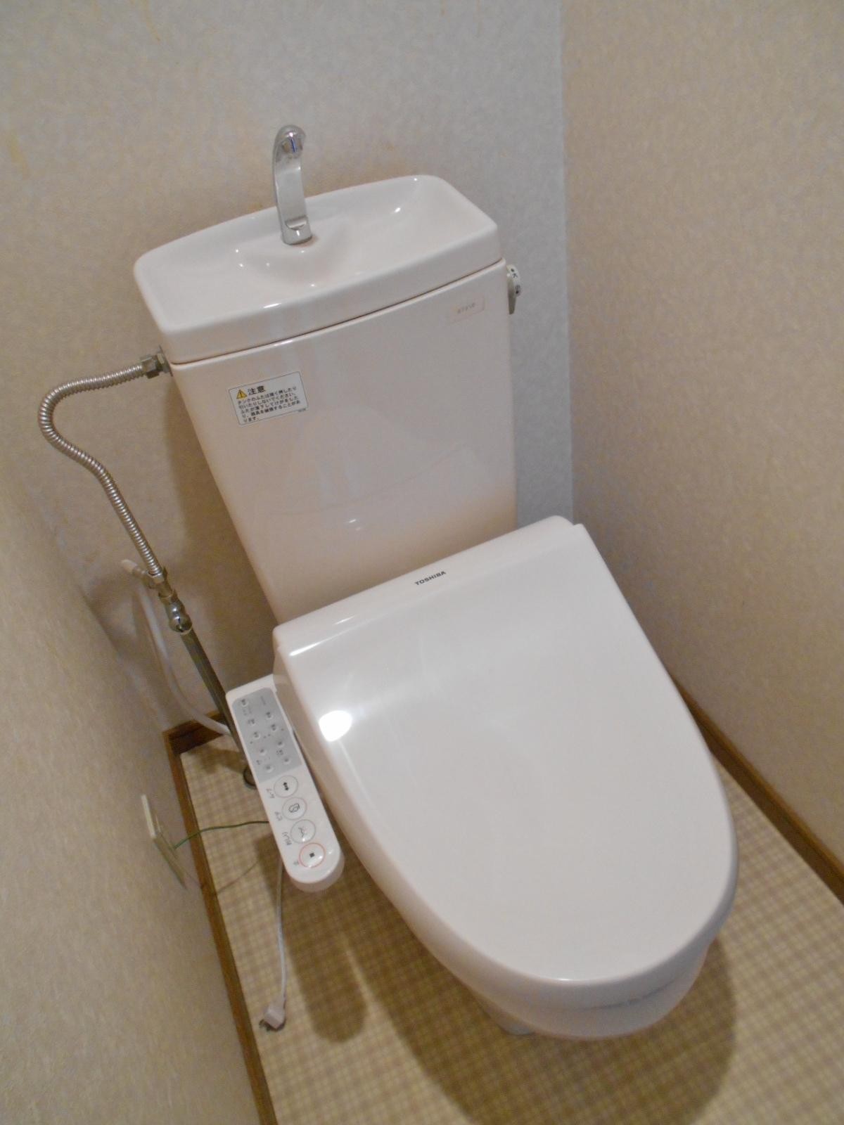 トイレ　ウォシュレット付きトイレです