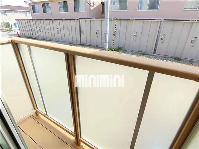 バルコニー　晴れた日には洗濯物も干せますね。