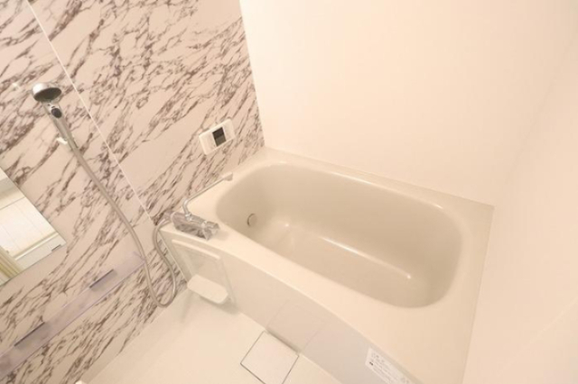 バス・シャワールーム　バス／シャワー