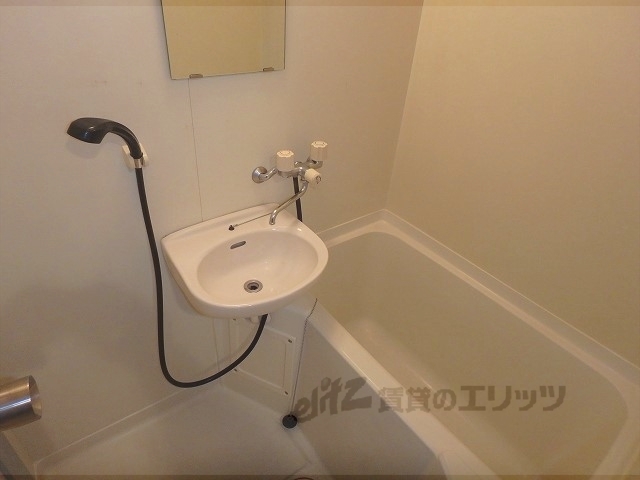 バス・シャワールーム　バス