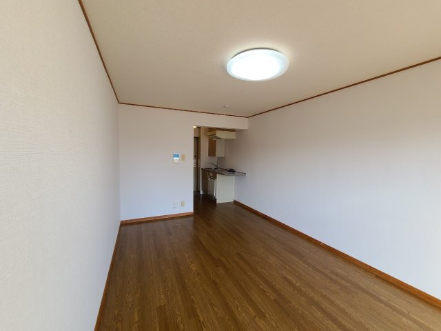 居室・リビング　ラフィネ川名