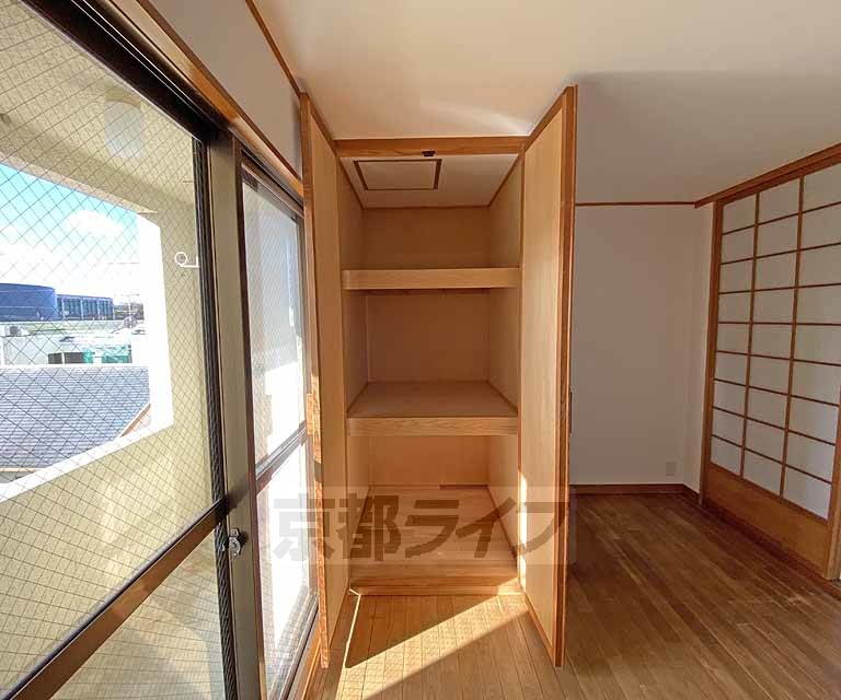 収納　６．８帖洋室の収納です。