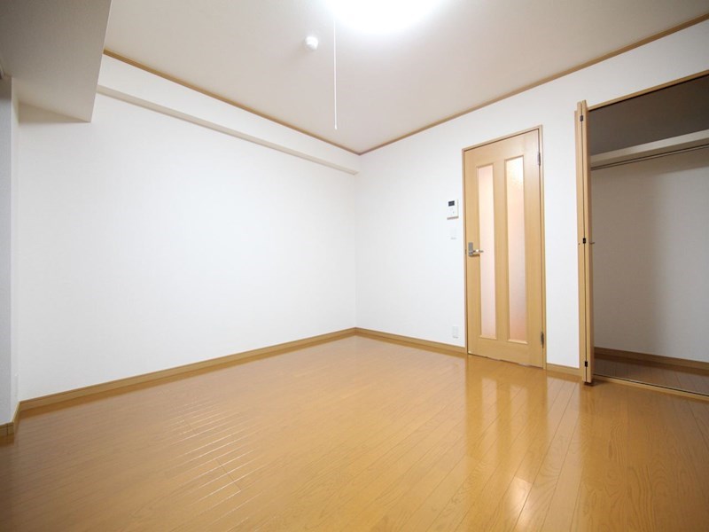 その他部屋・スペース　洋室9.3帖　クローゼット付（収納充実してます）