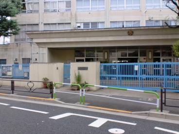 小学校　文京区立関口台町小学校（小学校）まで108m