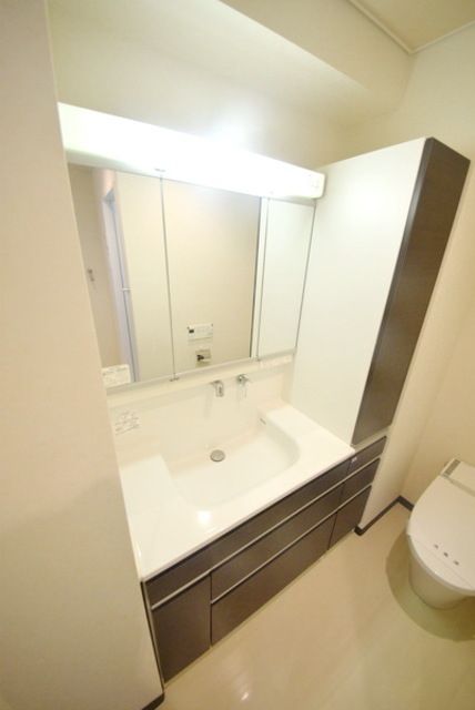 洗面設備　★便利な独立洗面台付です★