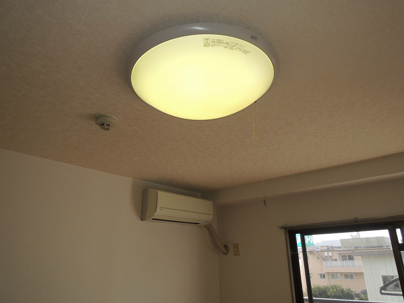 その他設備　エアコン・照明付き