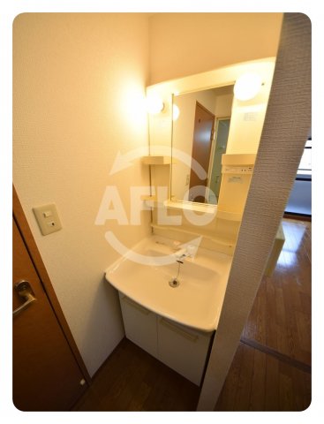 洗面設備　ジュネーゼ大阪城南　独立洗面台