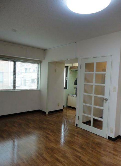 居室・リビング　こちらのリビングで趣味の時間をお楽しみください