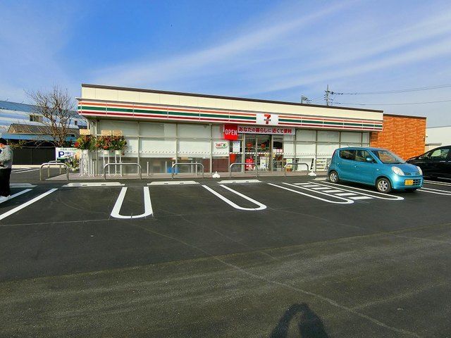 コンビニ　セブンイレブン桐生バイパス店（コンビニ）まで400m