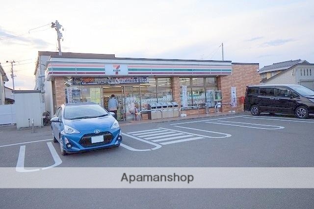 コンビニ　セブンイレブン（コンビニ）まで572m
