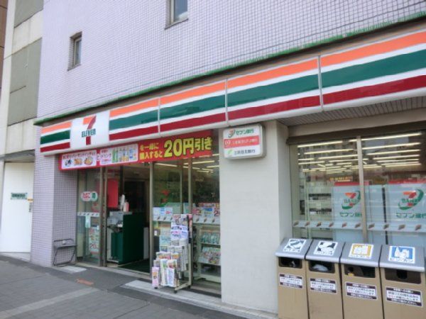 コンビニ　セブンイレブン三鷹駅南口店（コンビニ）まで67m
