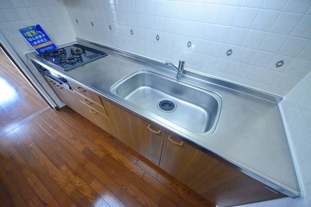 キッチン　★３口ガスコンログリル付きシステムキッチン★