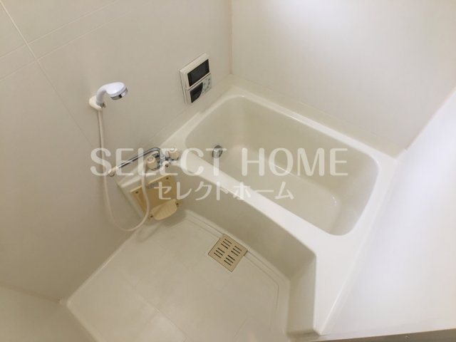 バス・シャワールーム　コンパクトで使いやすいお風呂です