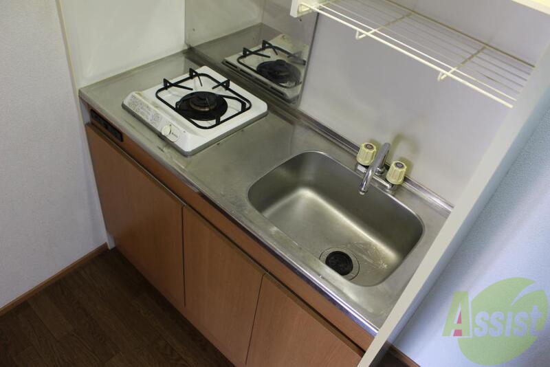 キッチン　一人分のキッチン用品の収納はここで十分ですよ