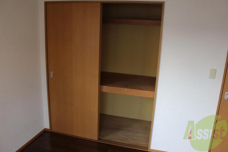 収納　押入れには来客用のお布団も収納できます、ドラエモンも収納ＯＫ