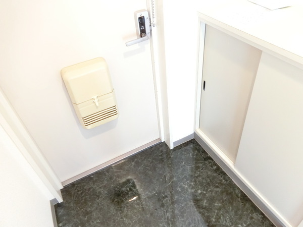 玄関　シューズＢＯＸ付！