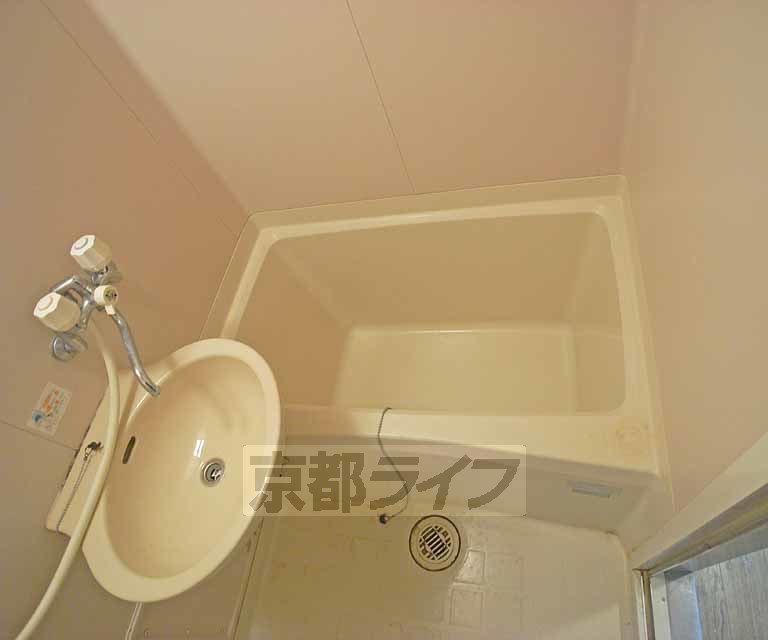 バス・シャワールーム　綺麗なお風呂です。