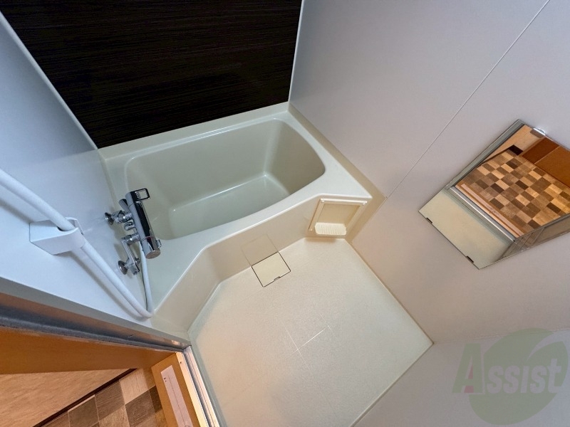 バス・シャワールーム　ユニットバスです。疲れを癒すのに欠かせませんね！