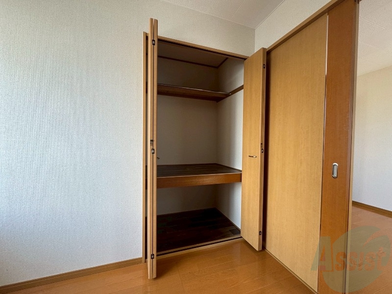 収納　寝室の収納です。部屋がすっきり片付きます。