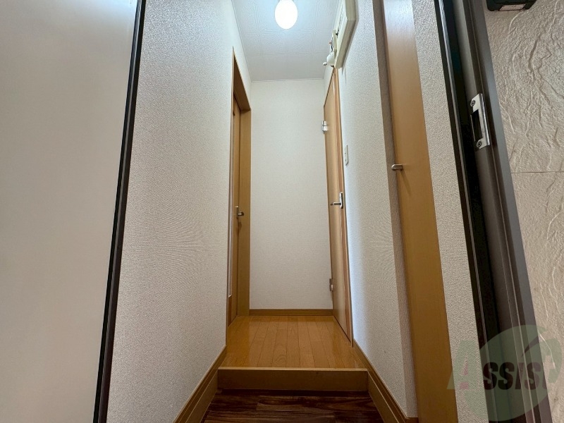 玄関　玄関の様子です。明るい印象ですね。気分もあがりそう。