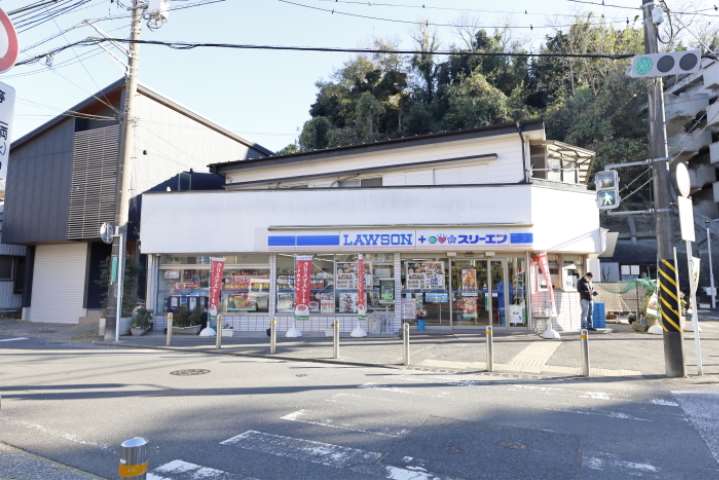 コンビニ　ローソン ＬＴＦ不入斗（コンビニ）まで616m