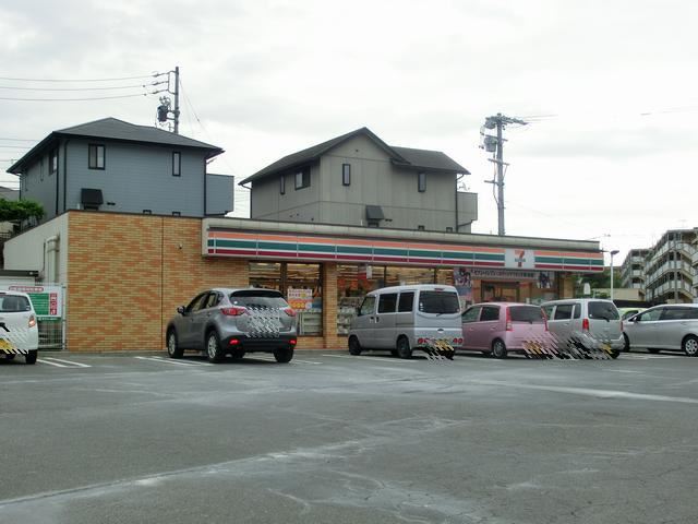 コンビニ　セブンイレブン富木島山中店（コンビニ）まで710m