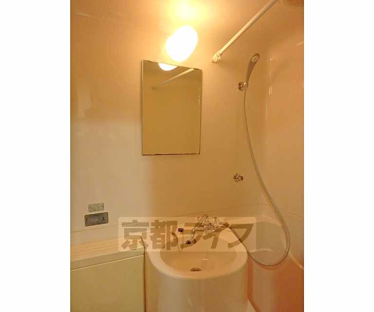 洗面設備　ユニットバスの洗面です。