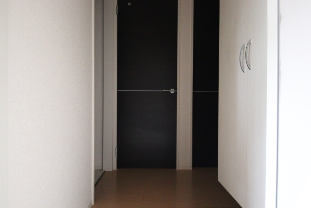 玄関　※別室の参考写真の為、現況優先です。