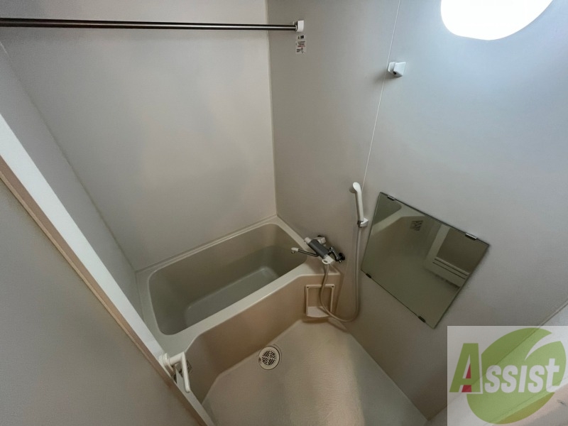 バス・シャワールーム　お風呂になります。一日の疲れを癒してくださいね。