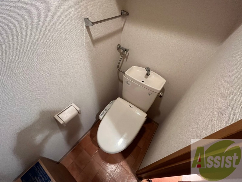 トイレ　ウォシュレット機能がついたトイレ。安心して使用できますね。