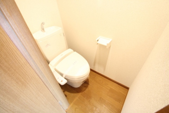 トイレ　※別部屋の写真です