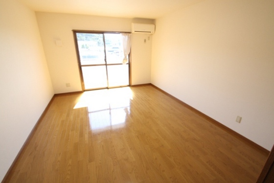 居室・リビング　※別部屋の写真です