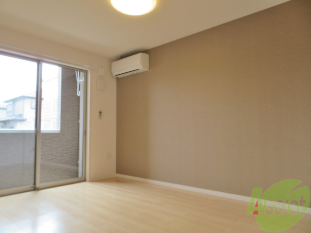 居室・リビング　１１．５帖の広々とした、洋室です。開放感があります。