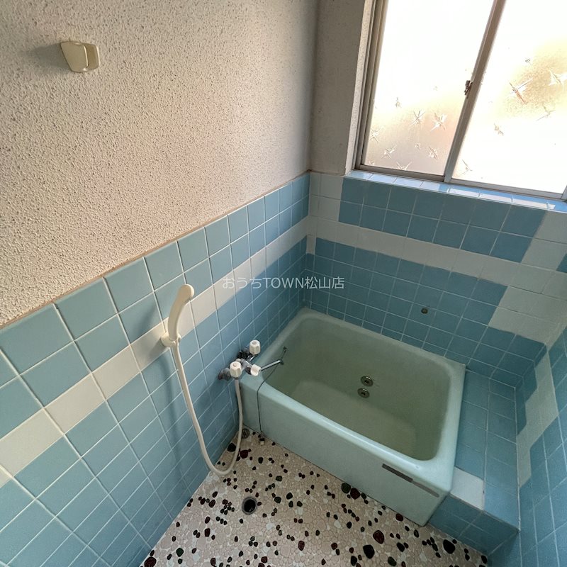 バス・シャワールーム　窓が嬉しい